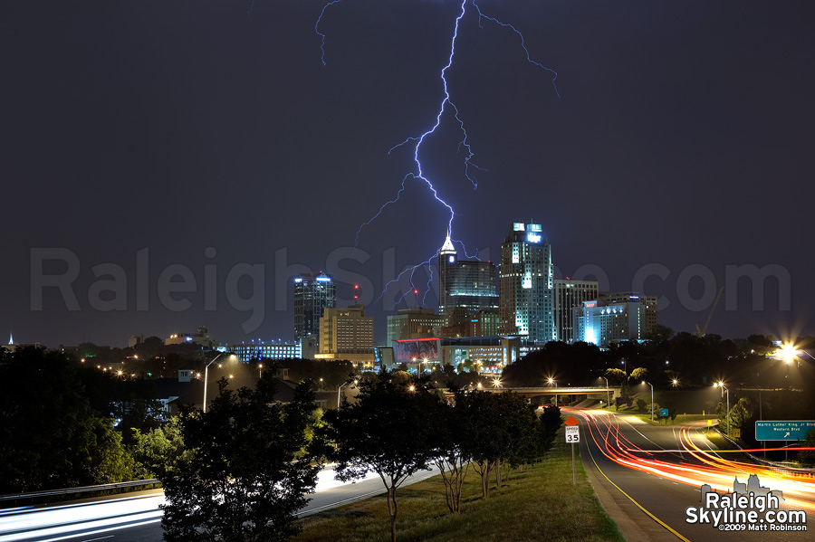 https://raleighskyline.com/images/05.08.09/raleigh_lightning_05.07.09_raleighskyline.com_03.jpg